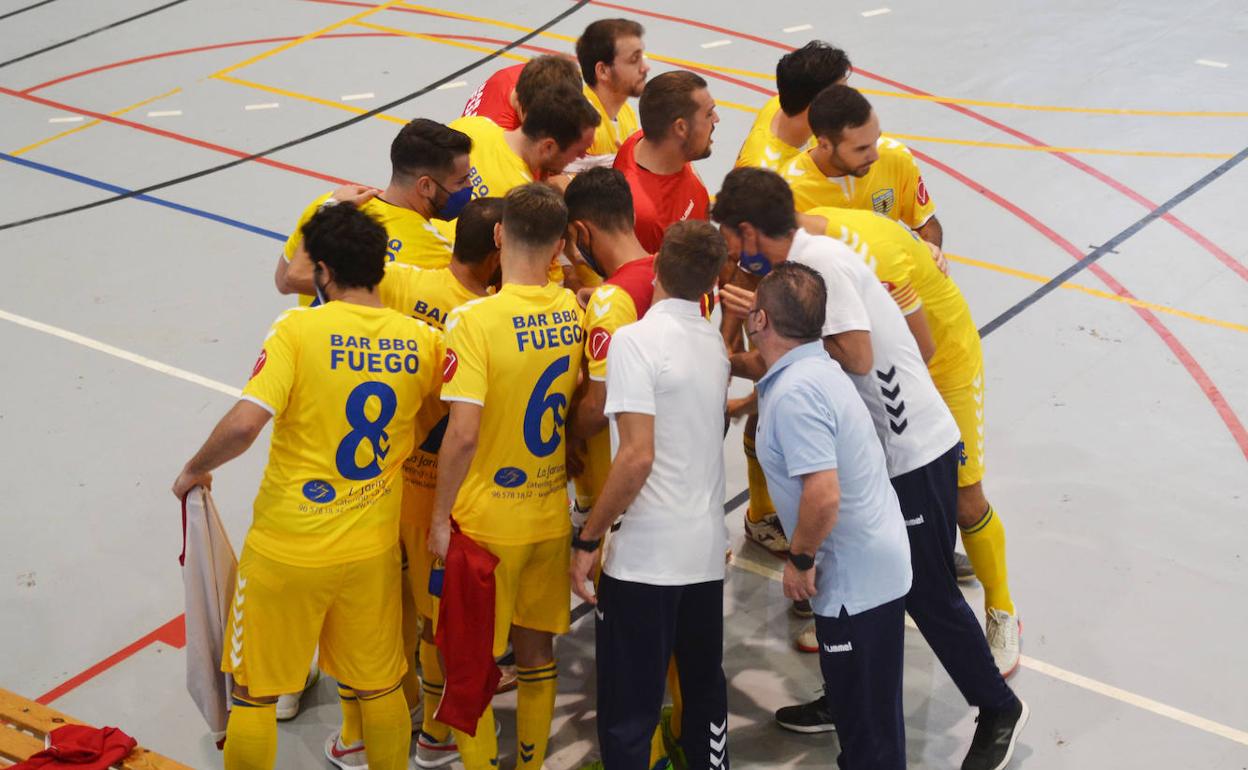 Piña del Mar Dénia ante el Barceloneta.