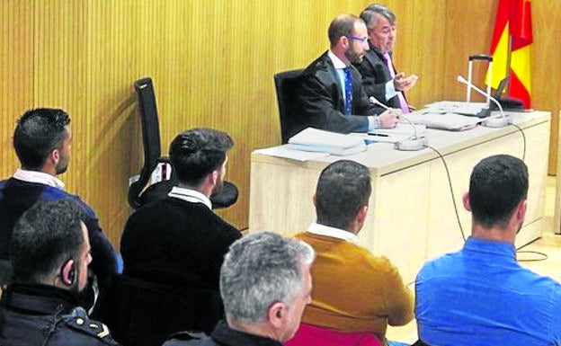 Los miembros de La Manada juzgados por abusar de una joven en Pozoblanco (Córdoba), durante la vista oral por los hechos.