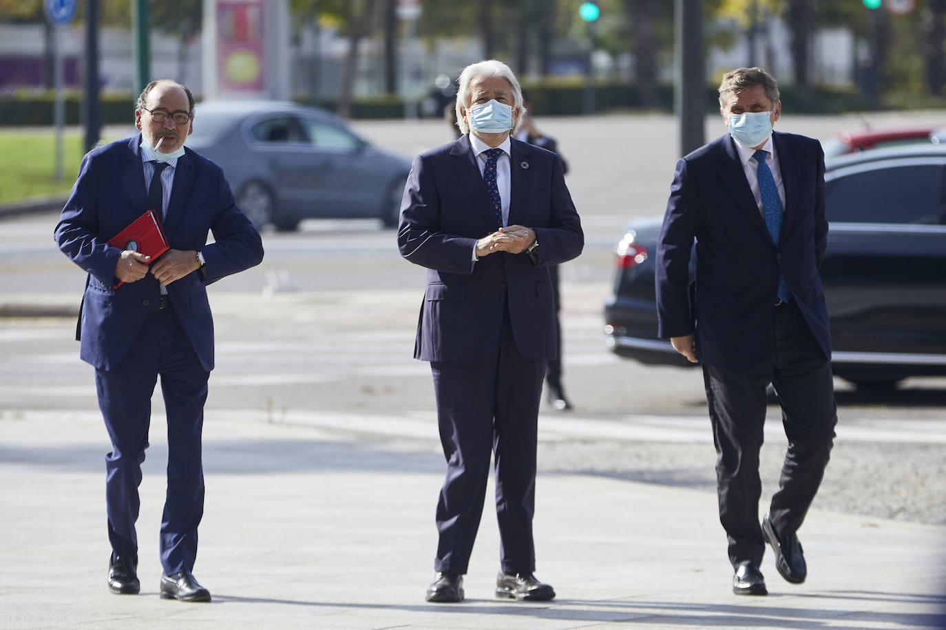 El presidente de la Generalitat, Ximo Puig, el ministro de Transportes, José Luis Ábalos, el presidente de la Asociación Valenciana de Empresarios (AVE), Vicente Boluda, y el presidente de Barceló Hotel Group, Simón Pedro Barceló, entre otros, han participado en el encuentro empresarial sobre el Corredor Mediterráneo que ha tenido lugar este jueves en Valencia.