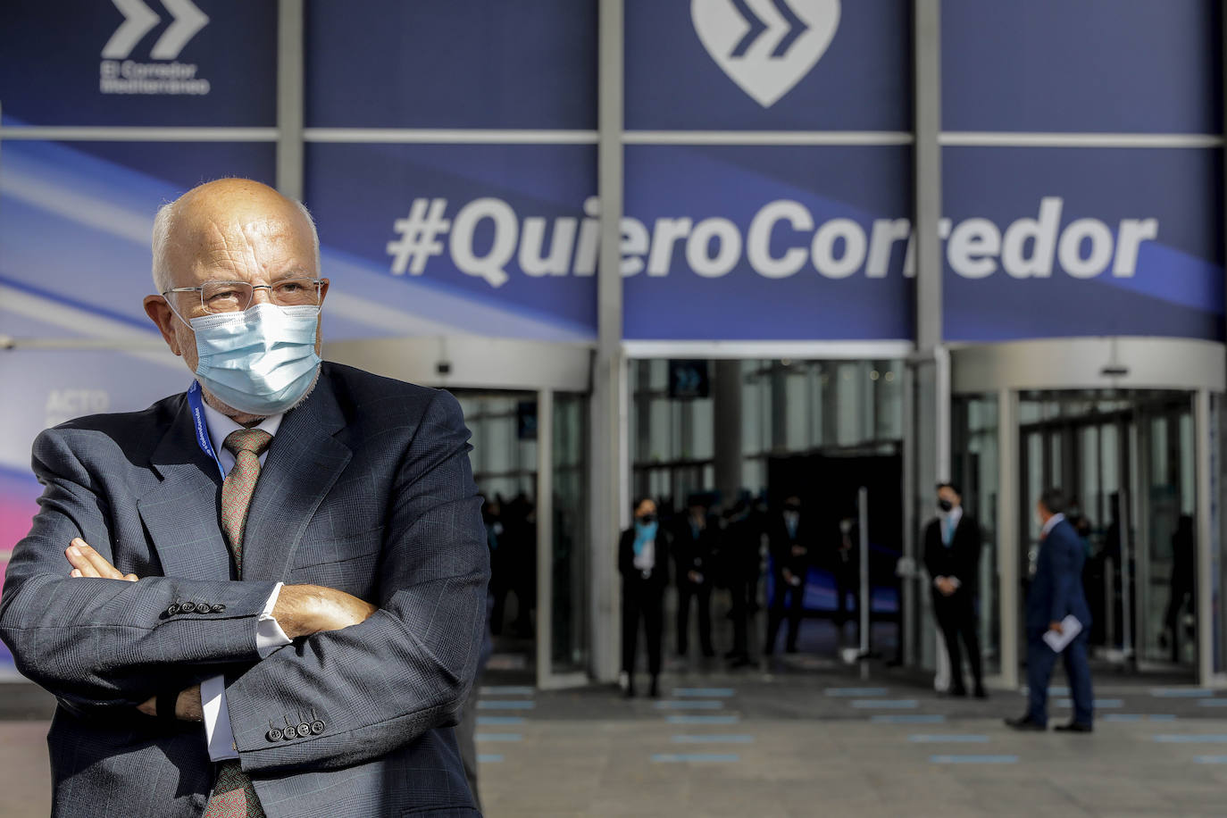 El presidente de la Generalitat, Ximo Puig, el ministro de Transportes, José Luis Ábalos, el presidente de la Asociación Valenciana de Empresarios (AVE), Vicente Boluda, y el presidente de Barceló Hotel Group, Simón Pedro Barceló, entre otros, han participado en el encuentro empresarial sobre el Corredor Mediterráneo que ha tenido lugar este jueves en Valencia.