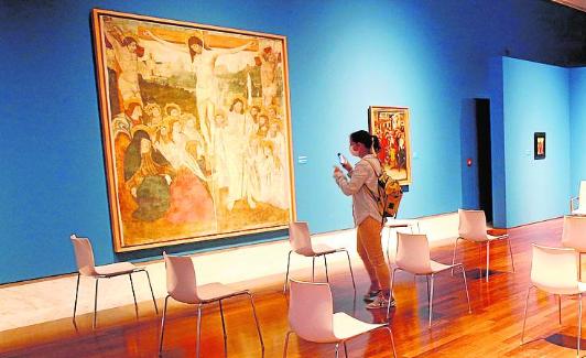 La muestra presenta una docena de obras. 