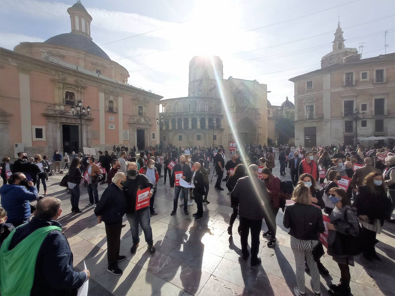 La hostelería se ha movilizado en Valencia para reivindicar de un plan de ayudas para la supervivencia del sector.