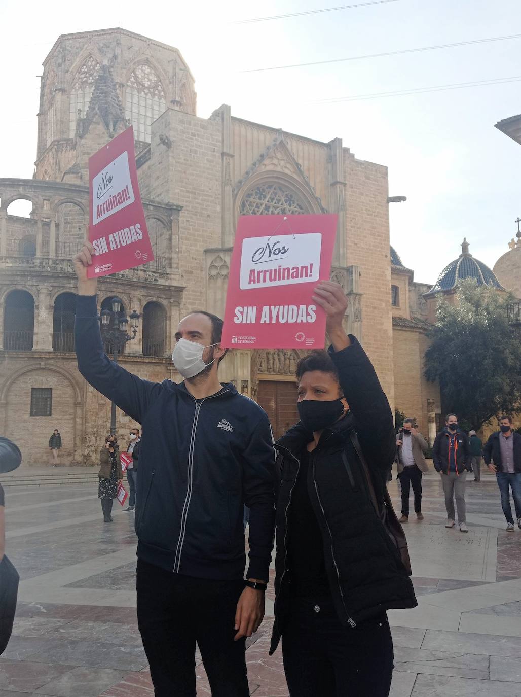 La hostelería se ha movilizado en Valencia para reivindicar de un plan de ayudas para la supervivencia del sector.