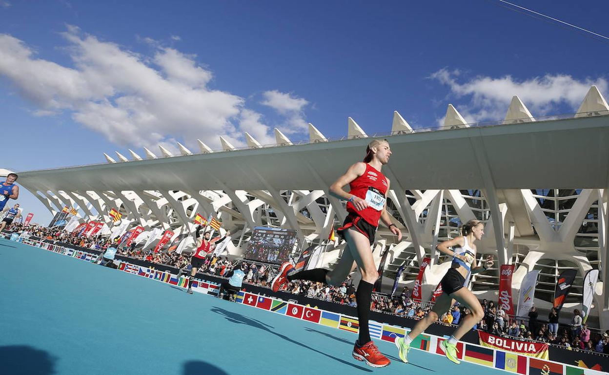 La organización limitará el acceso al público al medio y maratón de Valencia. 