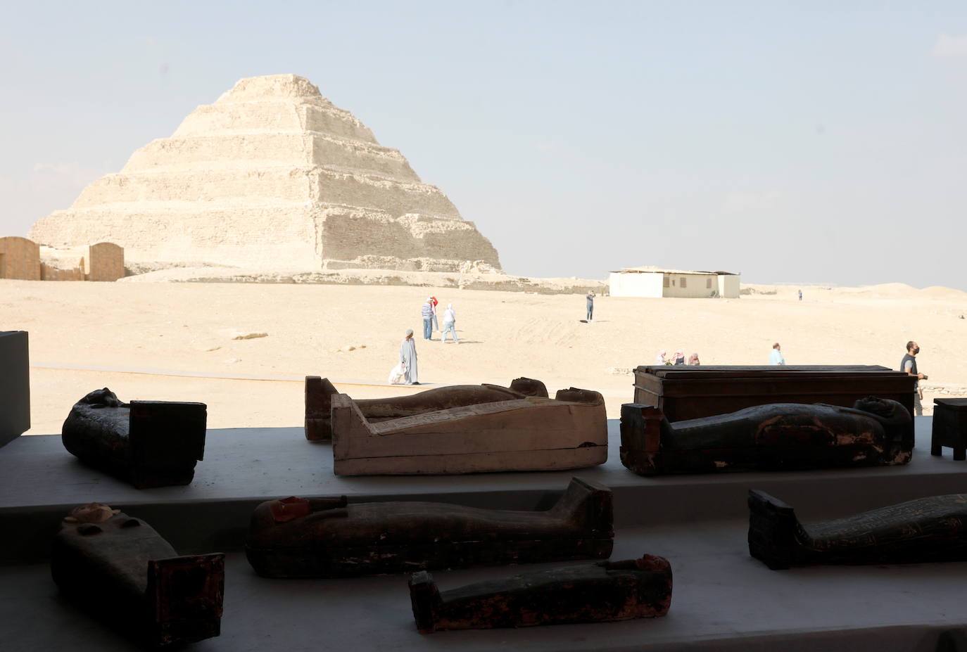 En la zona de Sakkara se suceden los hallazgos históricos desde 2018 y en esta última ocasión todo lo encontrado ha servido para conocer con mayor exactitud aspectos muy diversos de la vida egipcia de hace 2.300 años