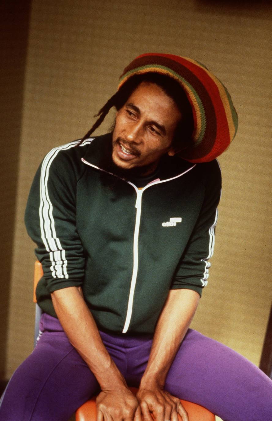 A pesar de que la música de Bob Marley se ha escuchado menos que otros años, la leyenda del reggae ha acumulado más de mil millones de reproducciones a nivel mundial. House of Marley, su línea de altavoces, tocadiscos y auriculares, y las ventas de camisetas y mecheros con su retrato también han sumano más de 3 millones de dólares a sus arcas este año.