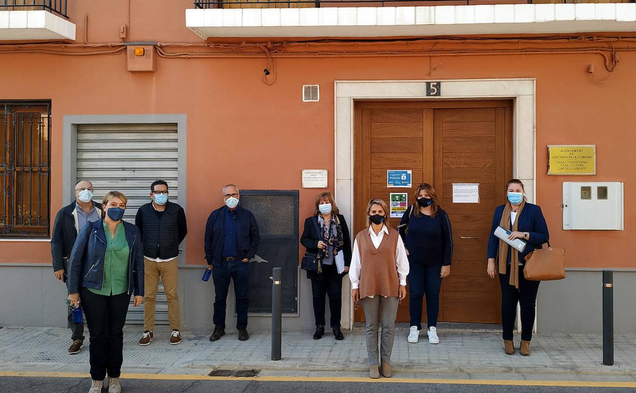 Los representantes de los cuatro municipios, tras la reunión.  