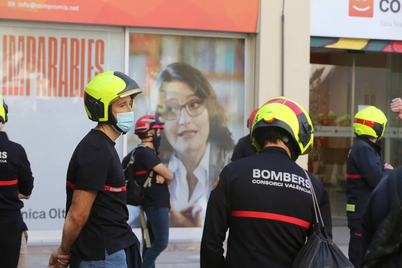 Bomberos consorcio bomberos Valencia protestan desde su movil las condiciones laborales