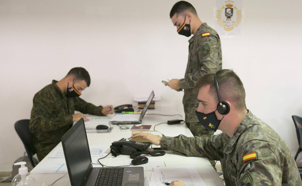 Un grupo de rastreadores en la Comunitat.