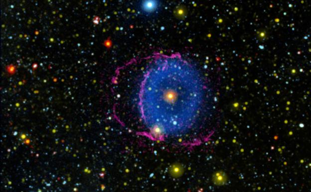 Resuelven 16 años después el misterio de la rara Nebulosa del Anillo Azul, invisible al ojo humano