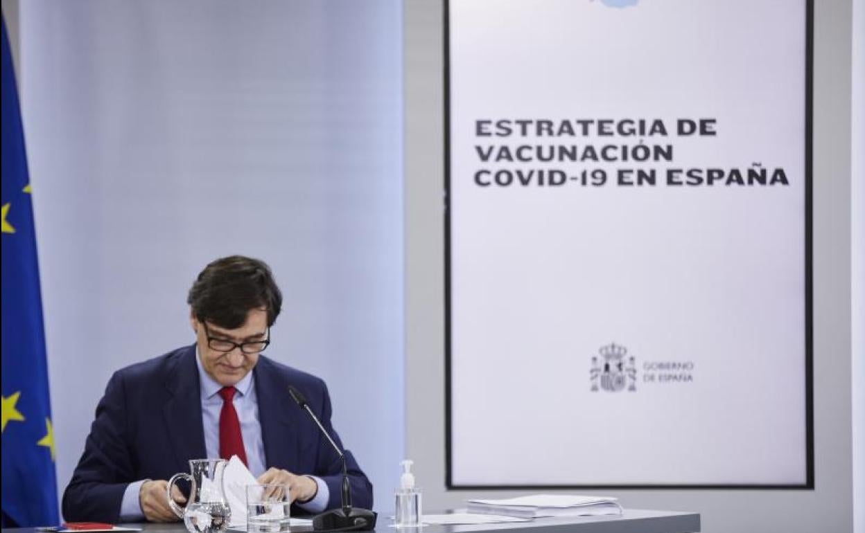 El ministro de Sanidad, Salvador Illa, anuncia los detalles de la estrategia de vacunación.