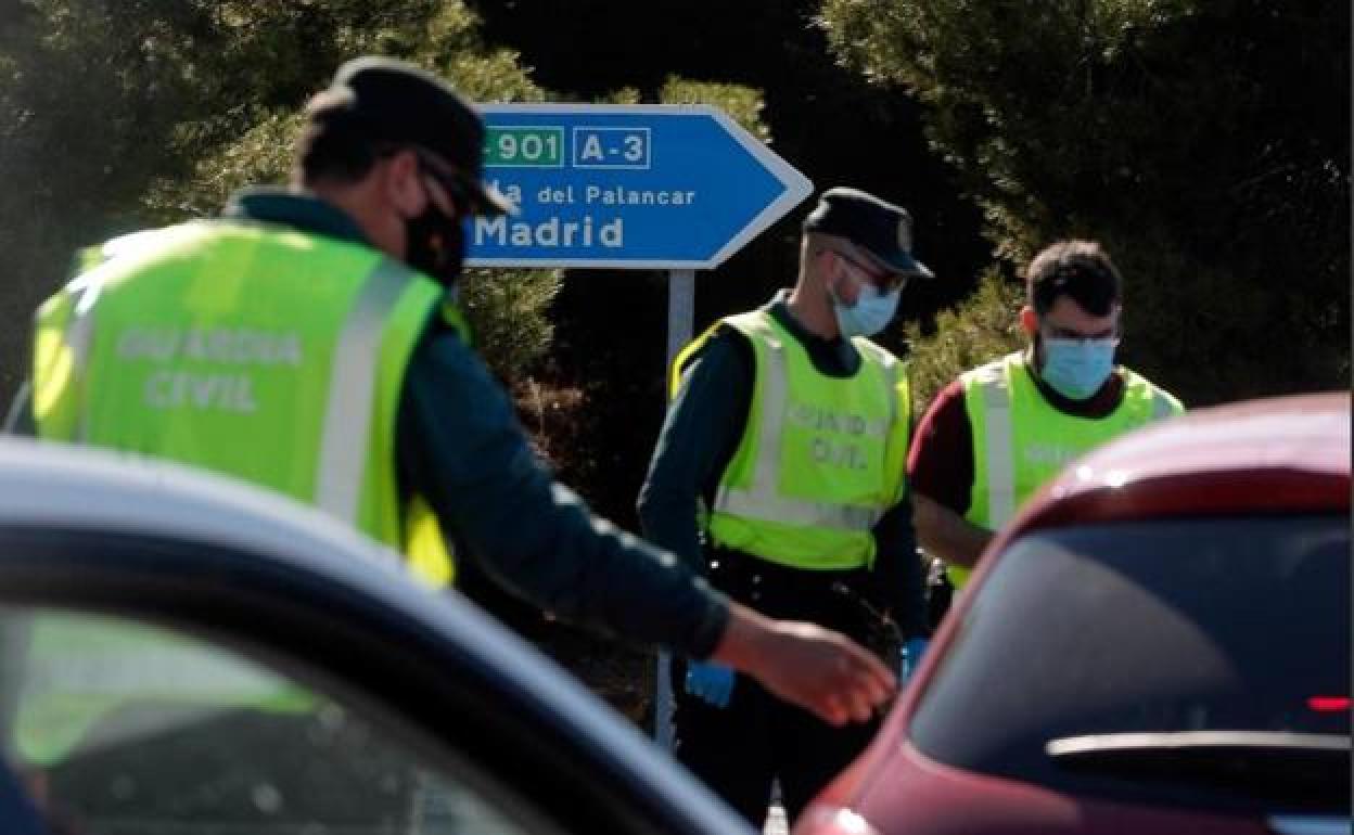 Un control policial en Valencia.