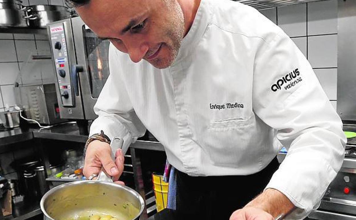 El cocinero Enrique Medina, propietario del restaurante Apicius. 