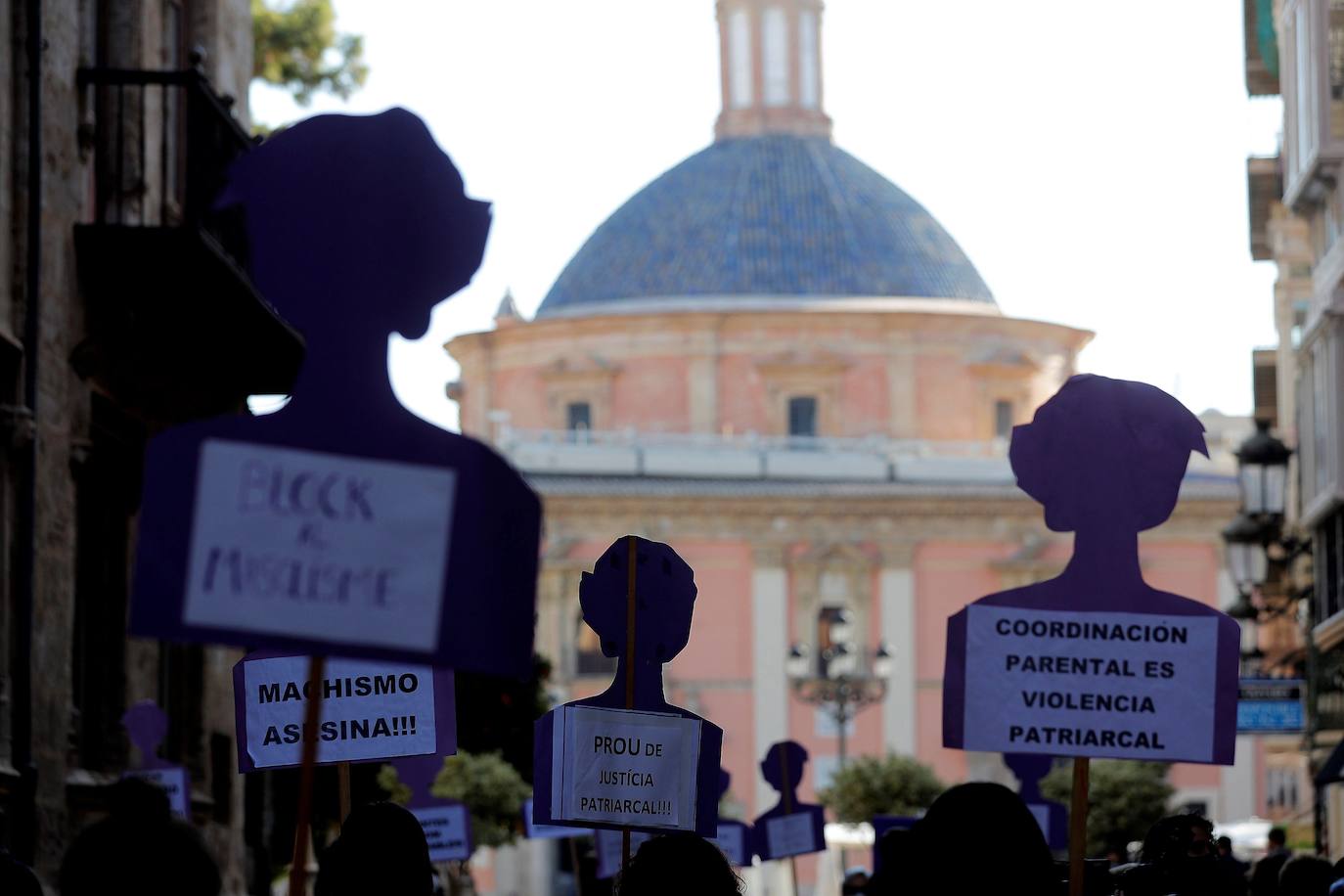 Fotos: Concentración en Valencia por el Día Internacional de la Eliminación de la Violencia contra la Mujer 2020