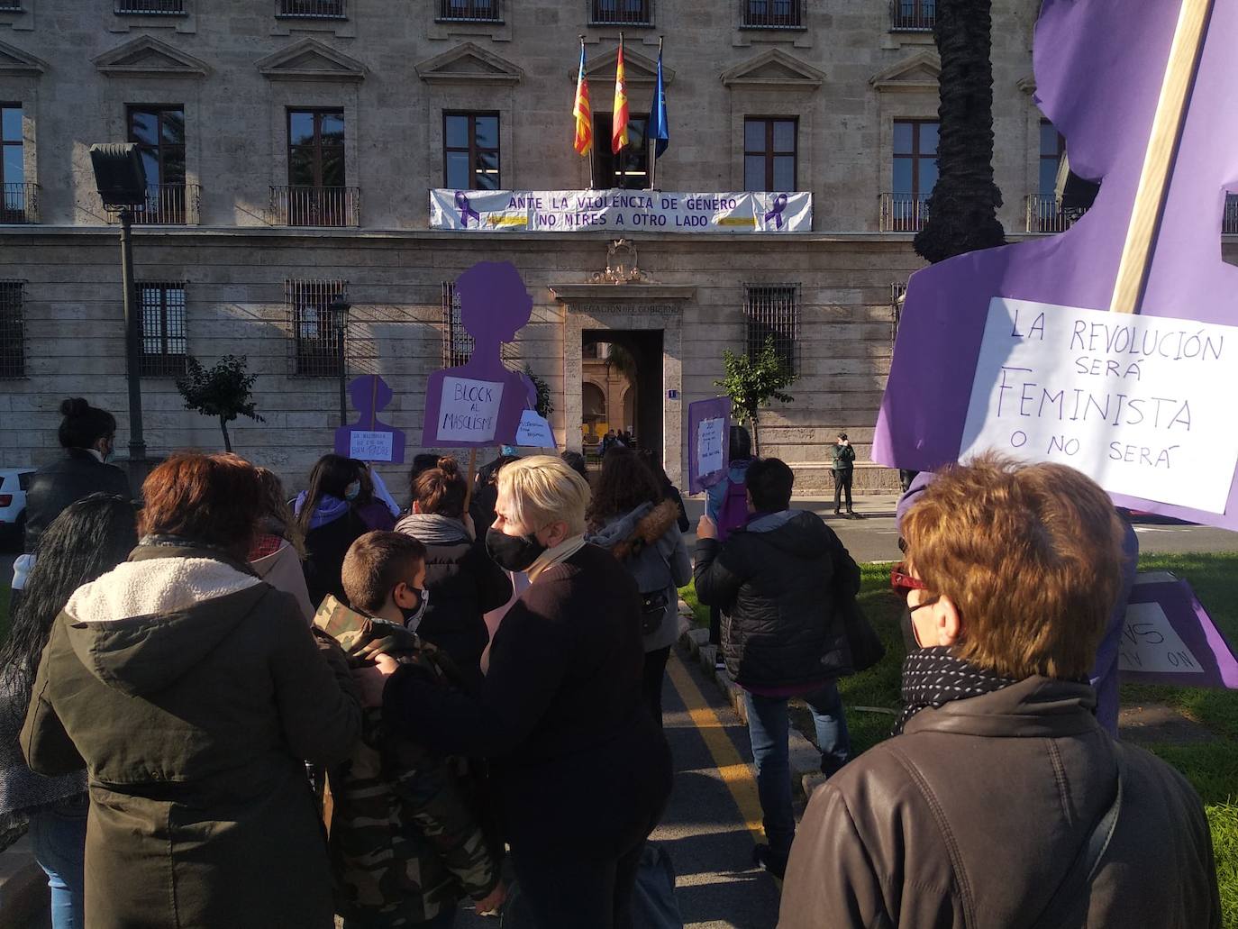 Fotos: Concentración en Valencia por el Día Internacional de la Eliminación de la Violencia contra la Mujer 2020