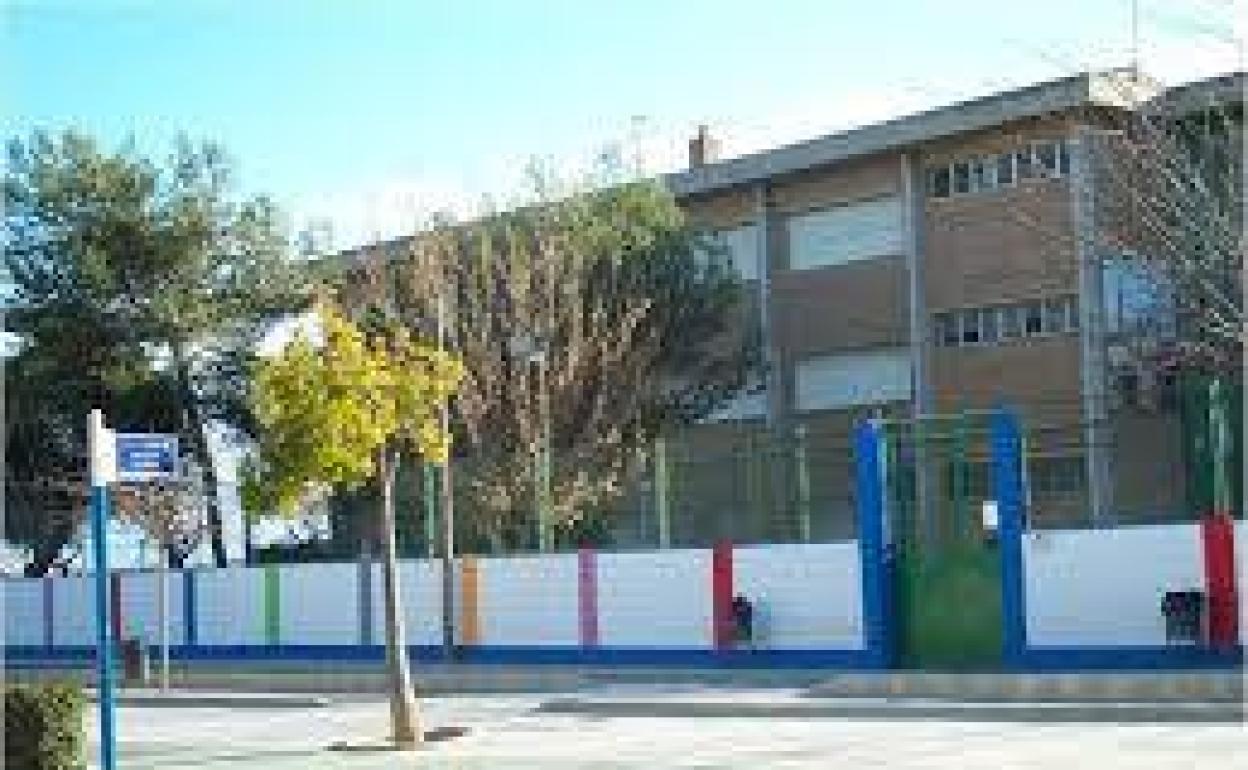 El instituto de secundaria La Senia de de Paiporta. 