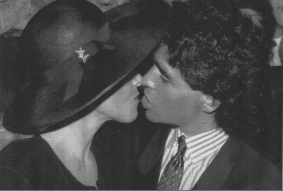 Maradona y su mujer Claudia Villafane, en 1989.