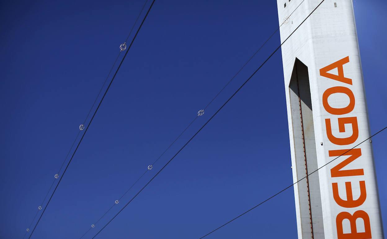 Torre de una central de Abengoa. 