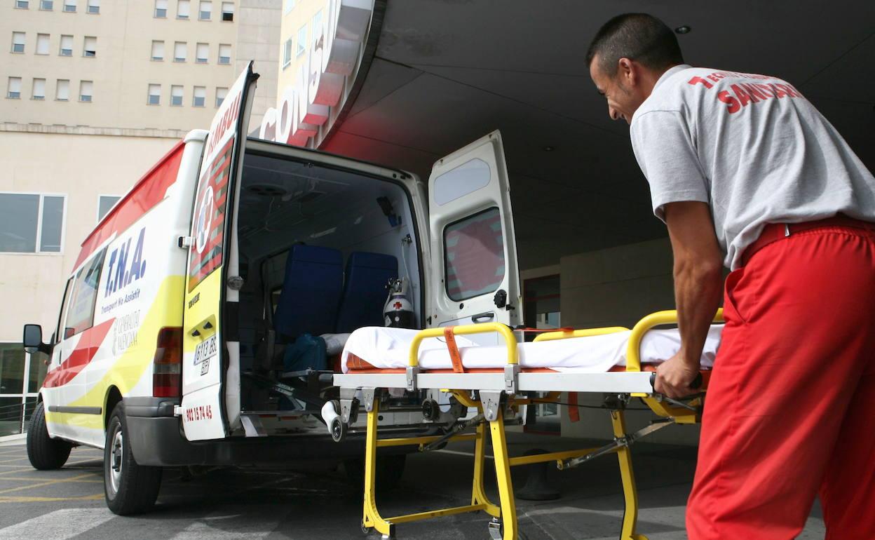 La mujer tuvo que ser trasladada al Hospital General de Alicante. 