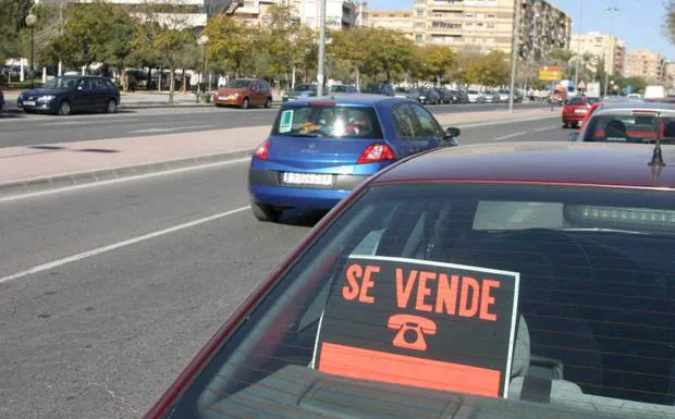 La Guardia Civil presenta el documento que «te eximirá ante posibles multas» tras la compraventa de un vehículo