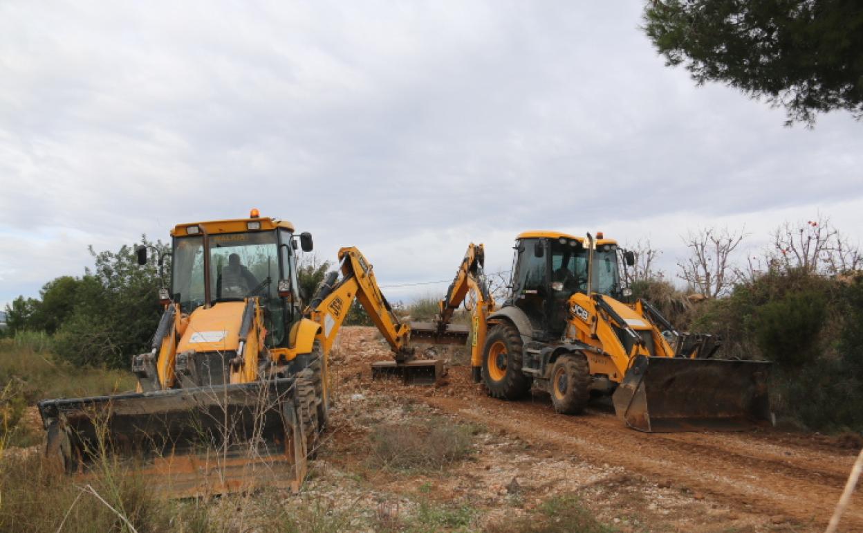 Trabajos en los c aminos rurales de l'Alcúdia. 