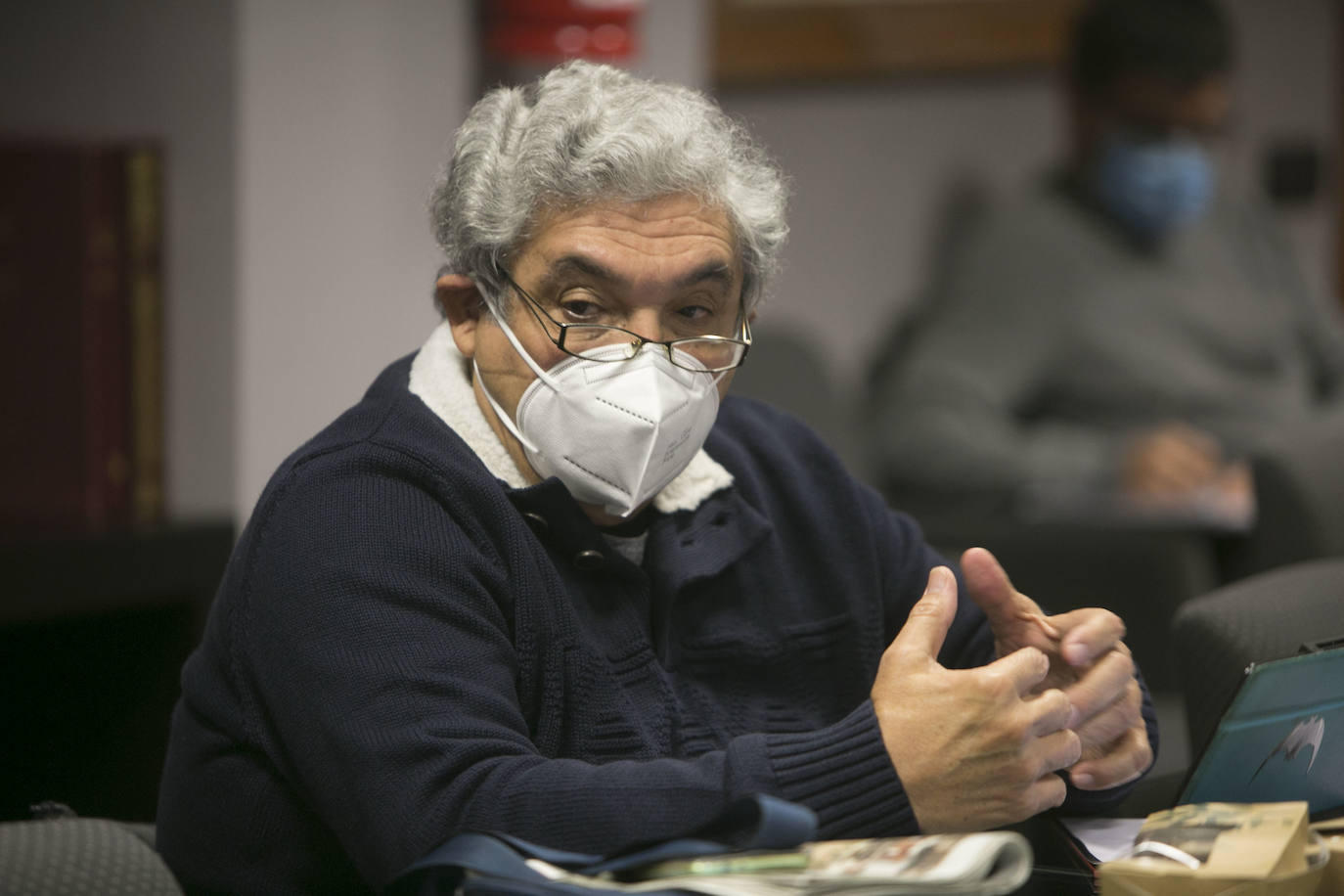 En conmemoración del Día Internacional de las Personas con Discapacidad LAS PROVINCIAS y Caixa Popular convocaron una mesa de expertos en la que participaron Elena Albert, directora general de Diversidad Funcional; Enrique Llin, presidente del Consejo Territorial de la ONCE en la Comunitat Valenciana; Miguel Montagut, director de Zona de Caixa Popular; Albert Marí, tesorero de COCEMFE Valencia; y María Escrivà, gerente de Impremta La Plaça, empresa pionera en integración.