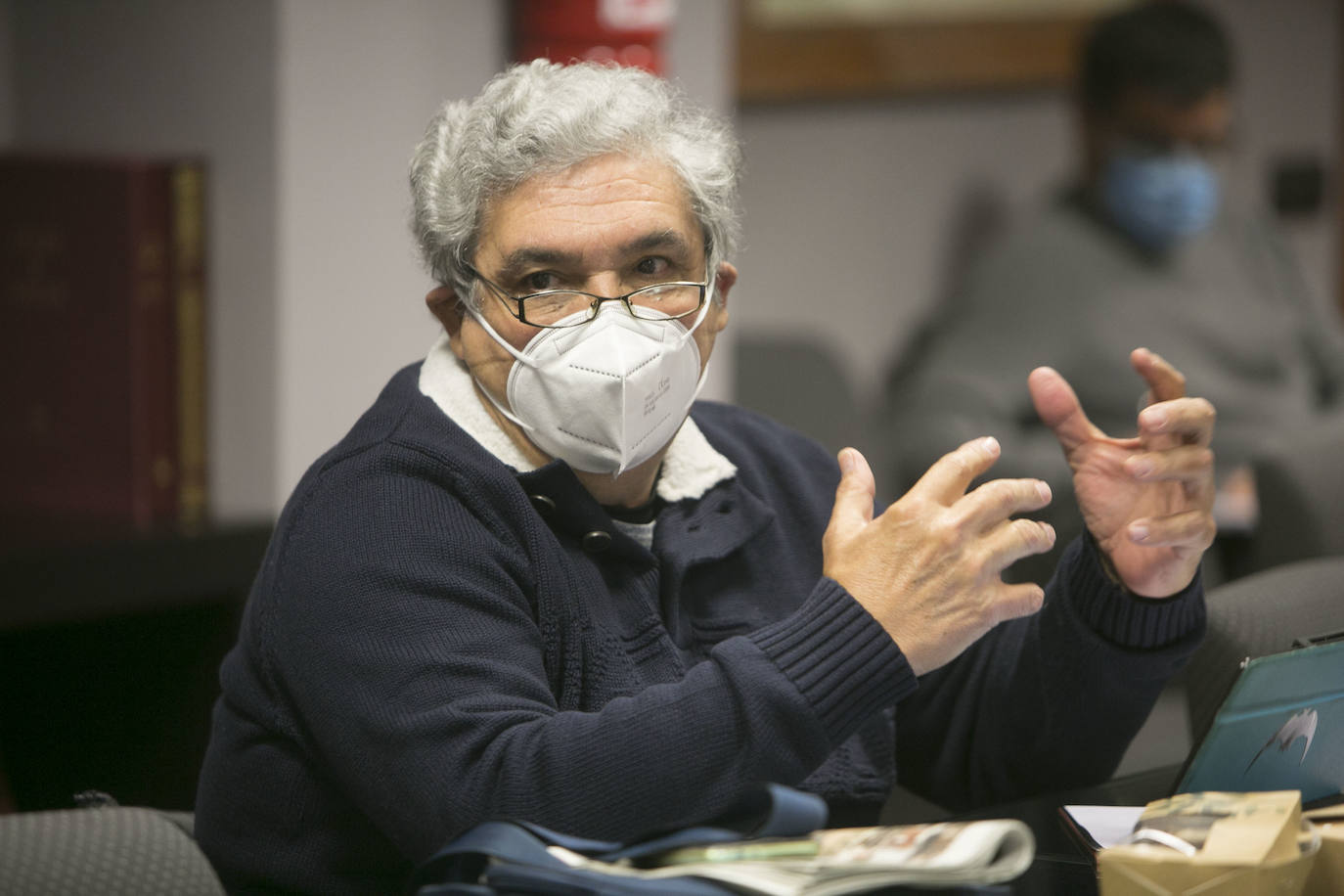En conmemoración del Día Internacional de las Personas con Discapacidad LAS PROVINCIAS y Caixa Popular convocaron una mesa de expertos en la que participaron Elena Albert, directora general de Diversidad Funcional; Enrique Llin, presidente del Consejo Territorial de la ONCE en la Comunitat Valenciana; Miguel Montagut, director de Zona de Caixa Popular; Albert Marí, tesorero de COCEMFE Valencia; y María Escrivà, gerente de Impremta La Plaça, empresa pionera en integración.