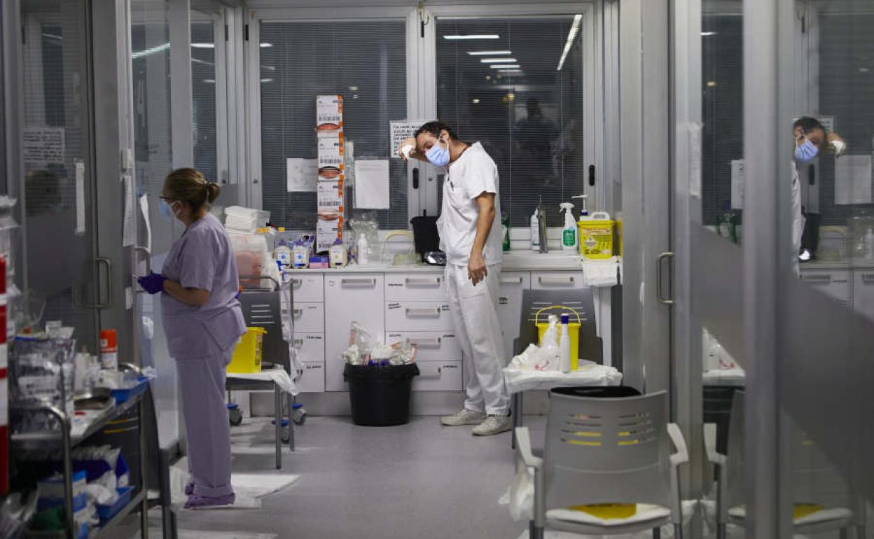 UCI de un hospital valenciano durante la pandemia del coronavirus. 