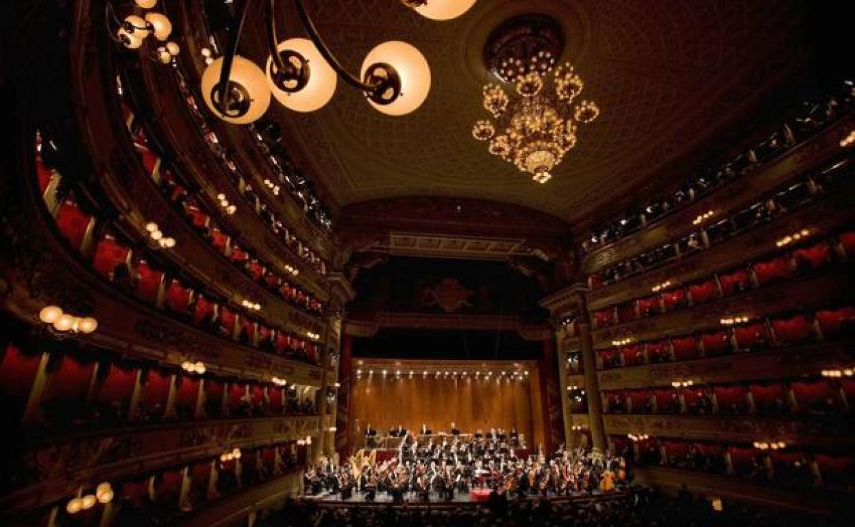 Panorámica del auditorio de La Scala de Milán, en una imagen de archivo.