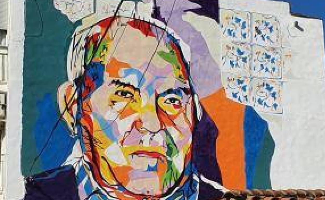 Chiva homenajea a los abuelos en plena pandemia con un gran mural