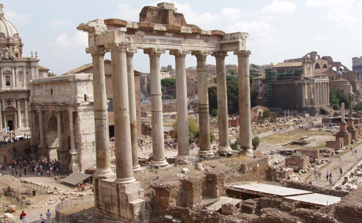 Los Foros Romanos, lugar de donde la turista extrajo la piedra.