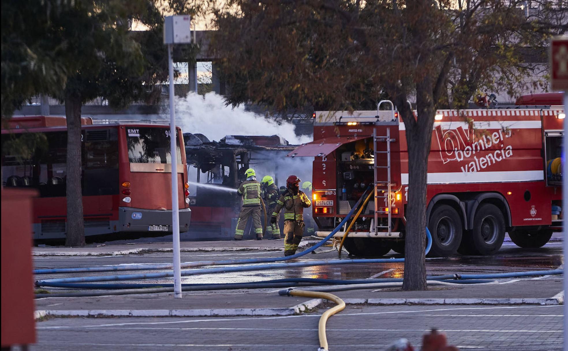 Incendio en la cocheras de la EMT el pasado 5 de diciembre. 