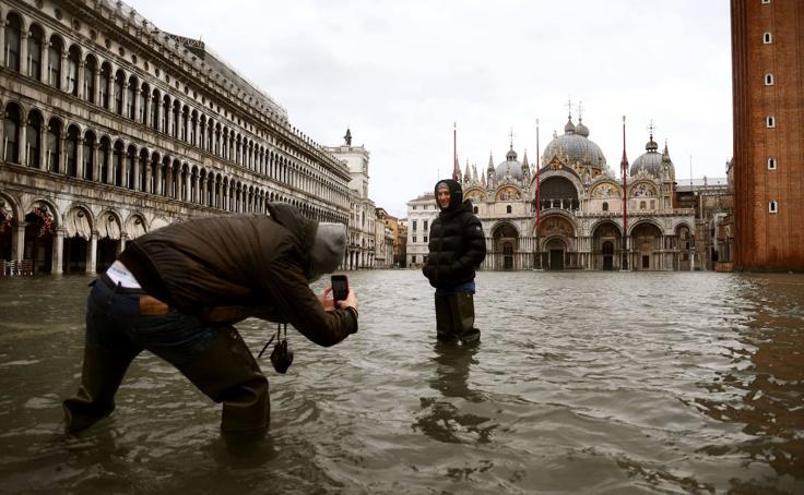 Los diques fallan y el 'acqua alta' inunda Venecia