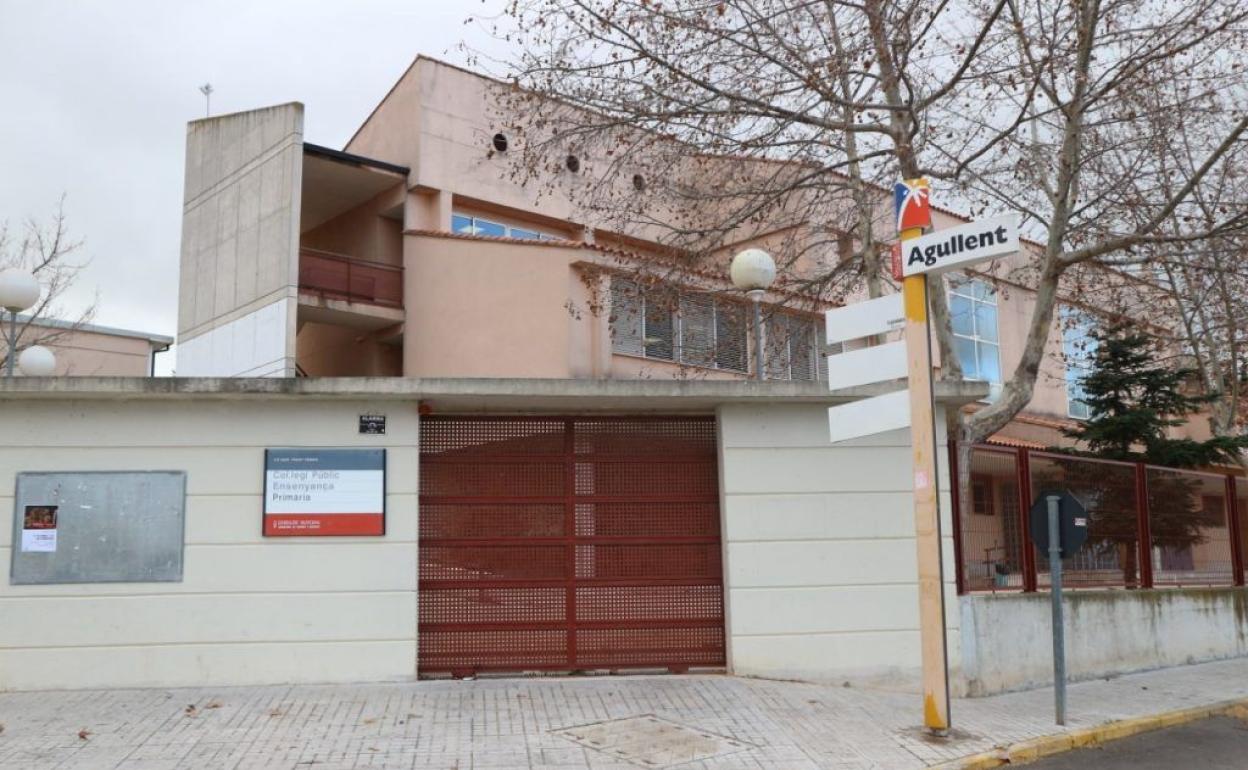 CEIP  San Vicente Ferrer de Agullent, al que dotará el consistorio de purificadores. 