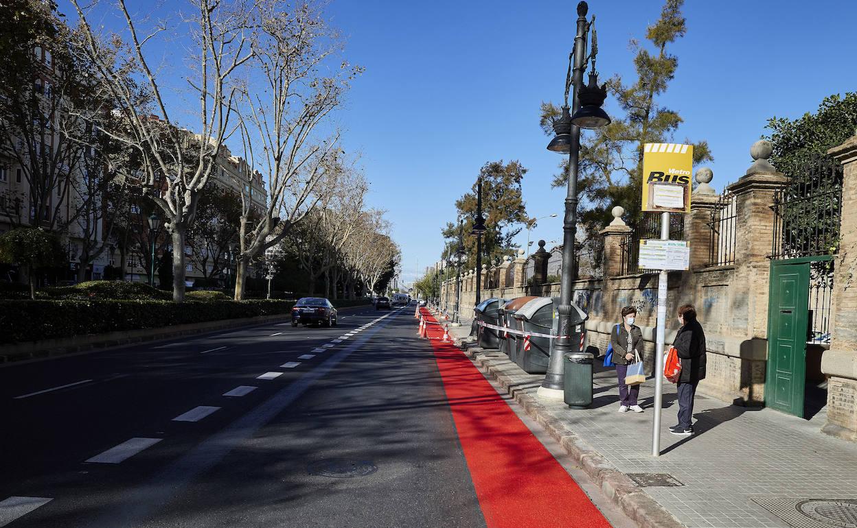 El carril ciclista de Gran Vía enfada a vecinos y chóferes