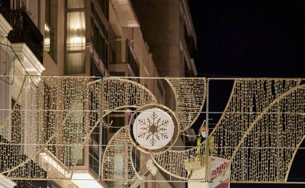 Luces de Navidad en la calle Hernán Cortés