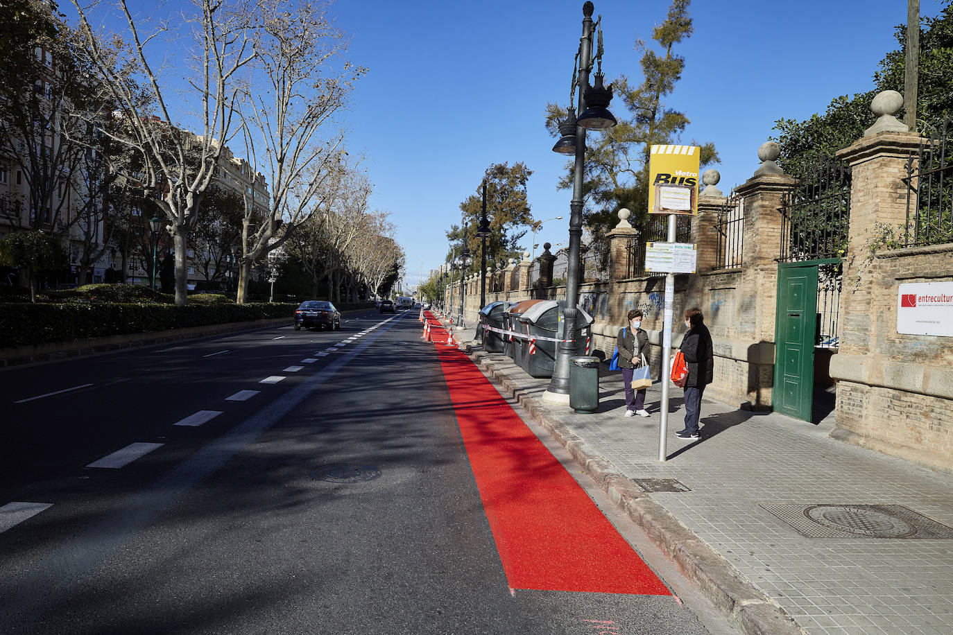 Fotos: Nuevo carril bici en la Gran Vía de Valencia