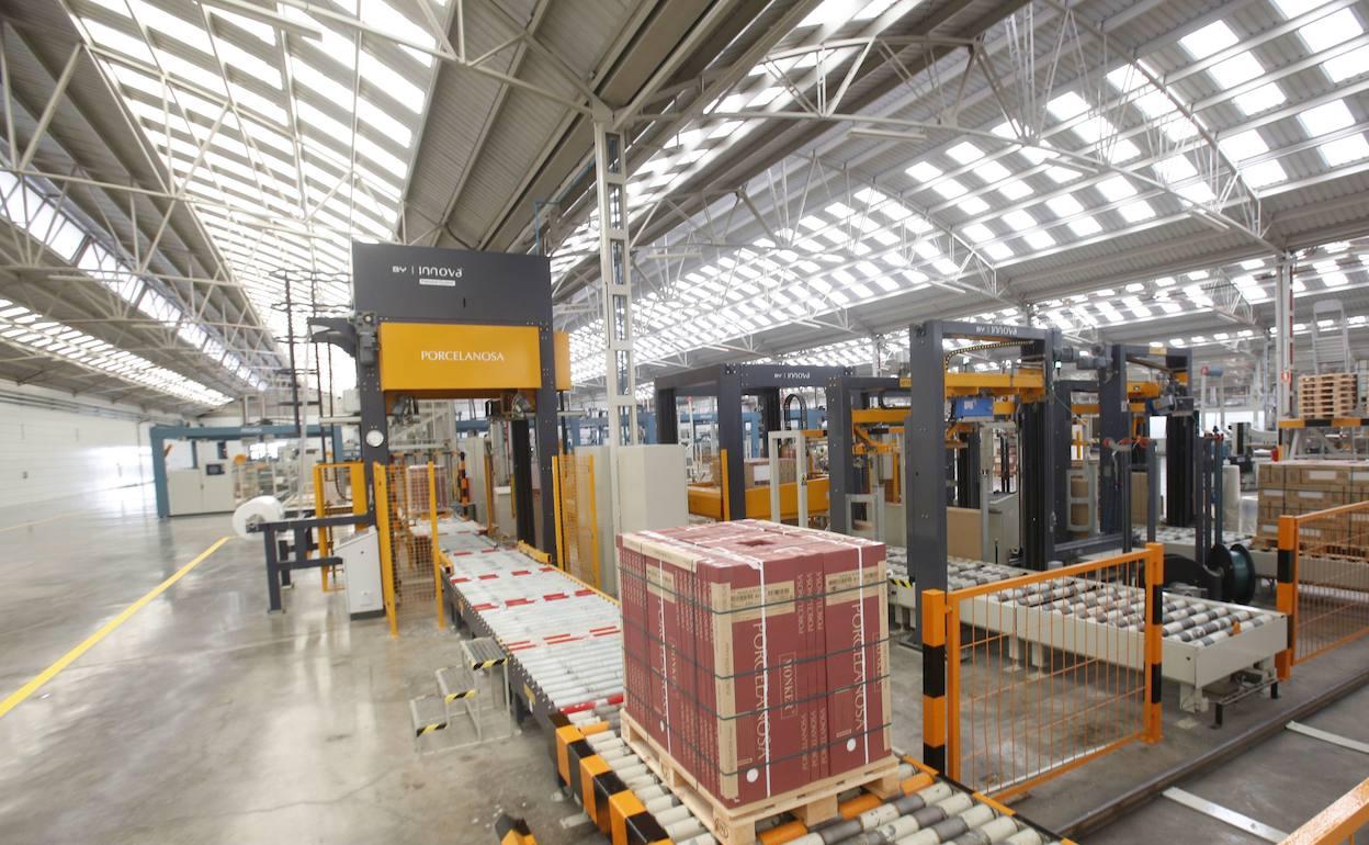 La patronal azulejera considera que la jornada laboral de 4 días supondría un aumento de costes