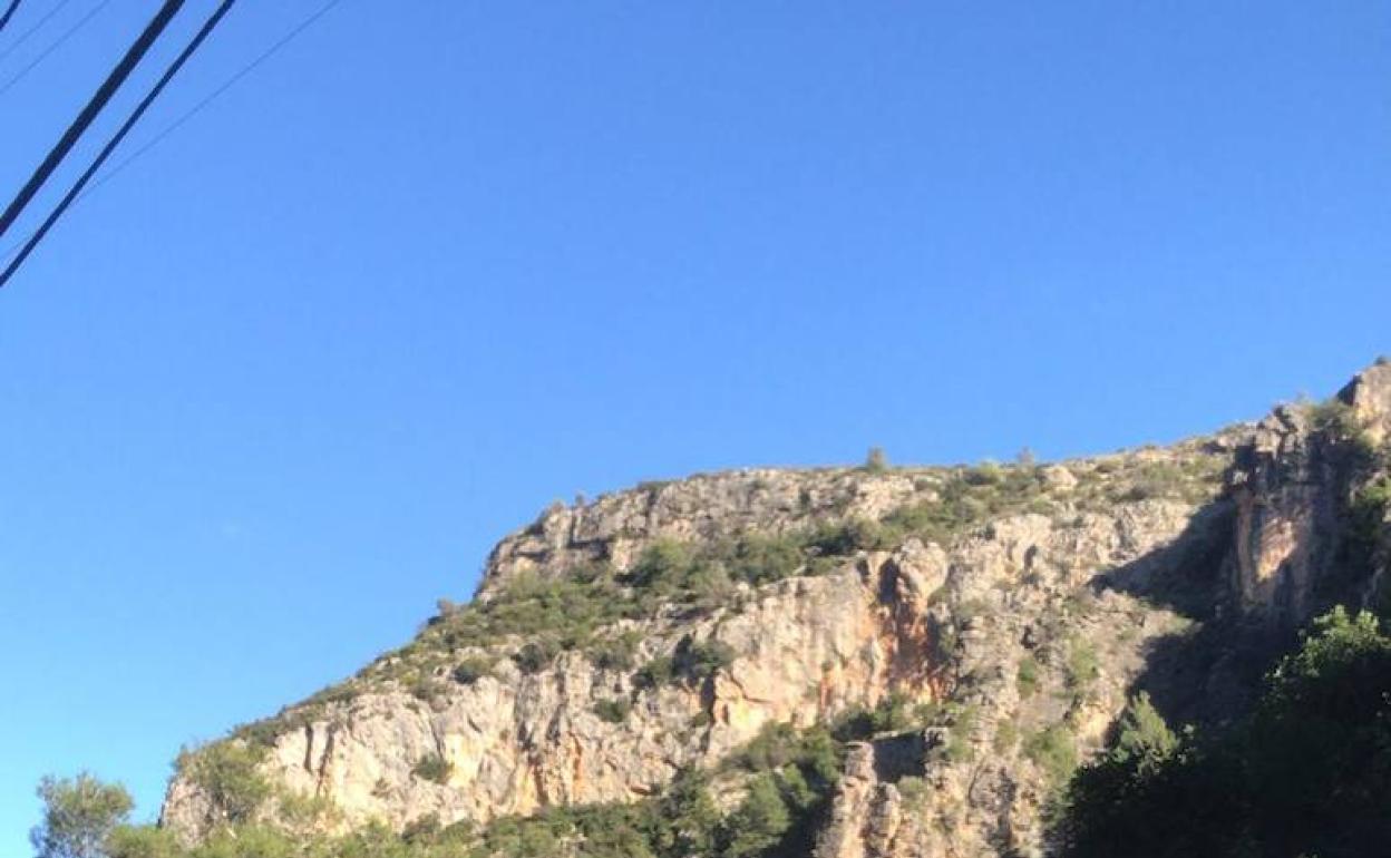 Carretera entre Benirrama y Forma, zona de paso de los jabalís en la Vall de Gallinera.