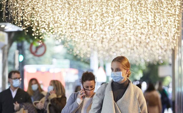 La OMS recomienda el uso de mascarillas en las reuniones familiares navideñas