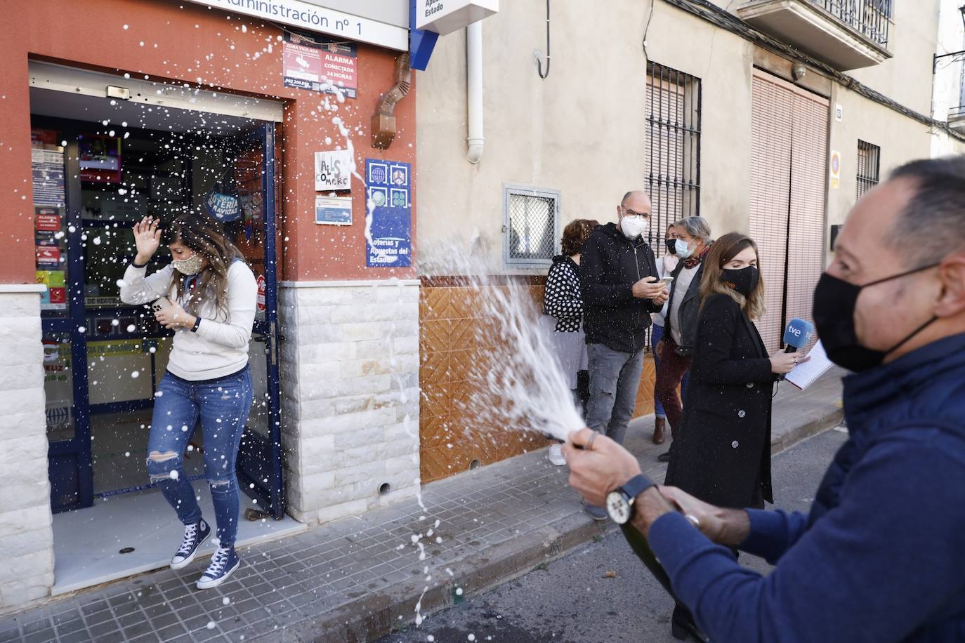 Los municipios de Faura, Meliana, Almàssera y Manises venden el número agraciado