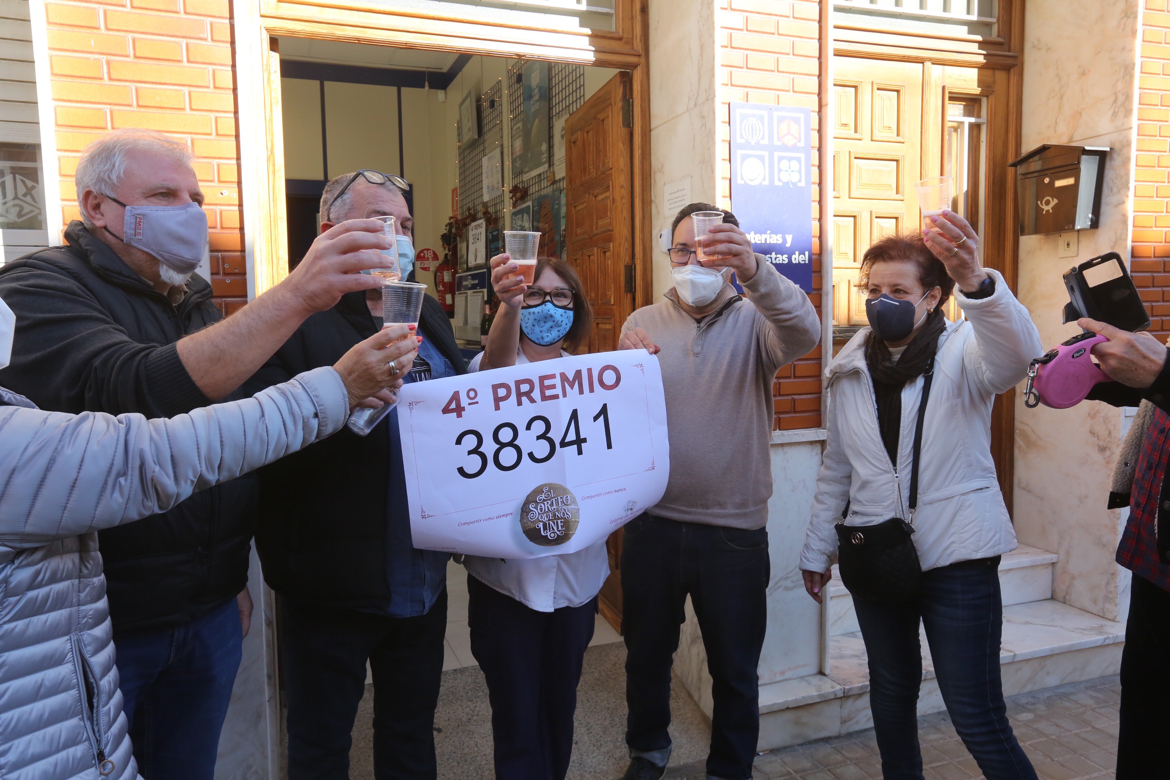 La administración número 1 de Meliana, en la calle Lledoner, ha vendido 29 series del segundo cuarto premio, es decir, 5,8 millones de euros.