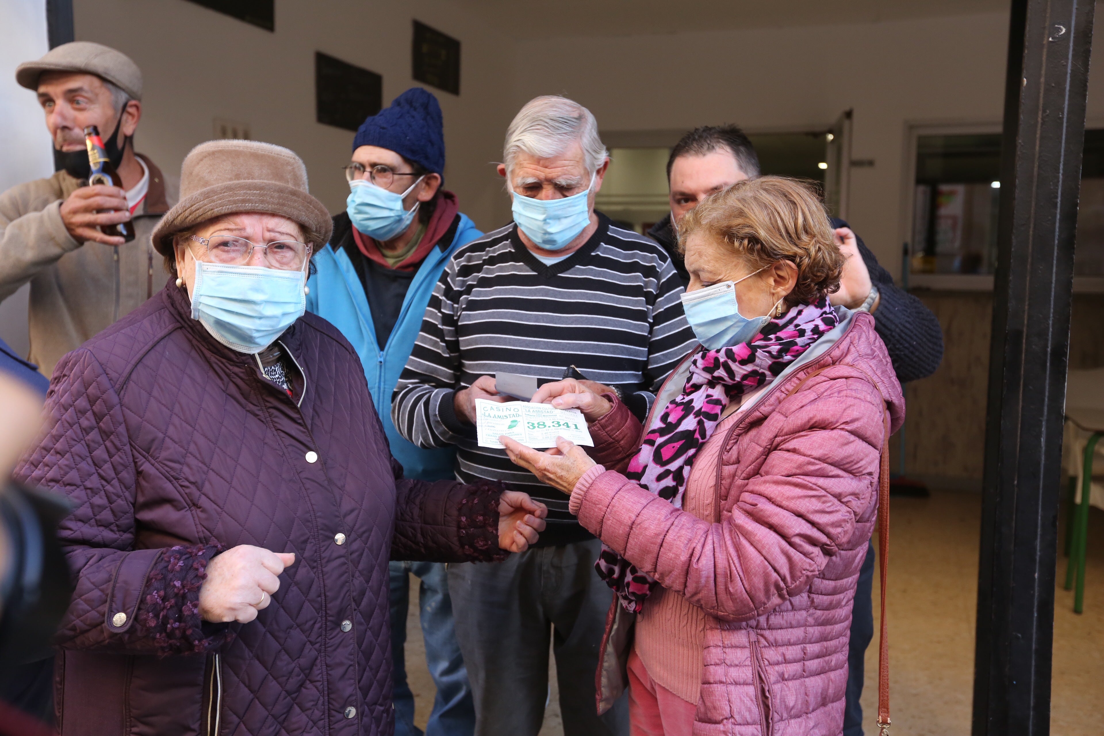 La administración número 1 de Meliana, en la calle Lledoner, ha vendido 29 series del segundo cuarto premio, es decir, 5,8 millones de euros.