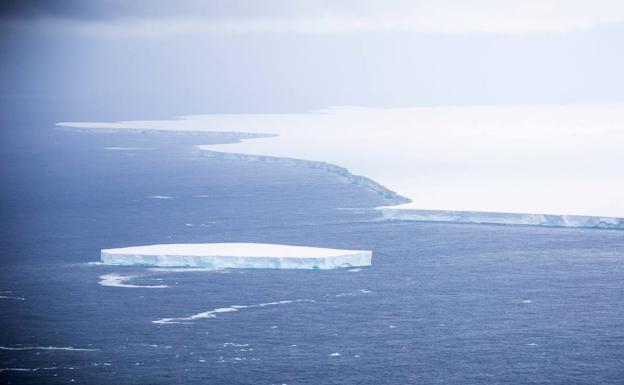 Imagen del Iceberg desde un avión de reconocimiento. 