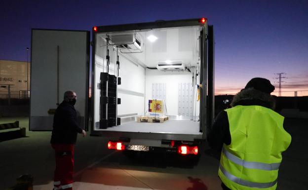Galería. La vacuna de Pfizer contra el coronavirus llega a España. 