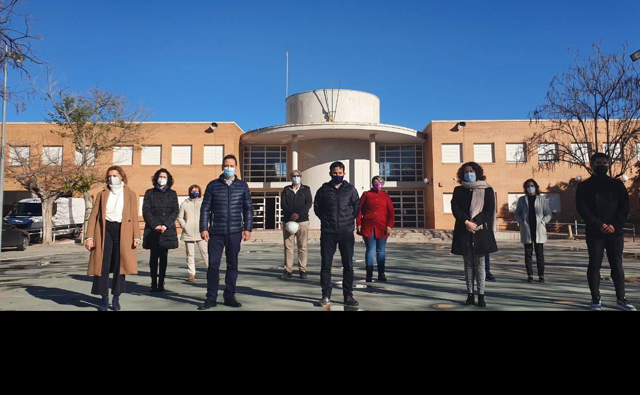 El conseller, Vicent Marzà en su visita a Foios. 