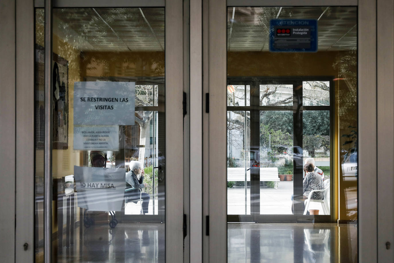 2020 será recordado como el año en el que apareció el nuevo coronavirus y se esparció por el mundo hasta paralizarlo durante un largo tiempo. Así lo vió desde Valencia la fotoperiodista de LAS PROVINCIAS Irene Marsilla. 