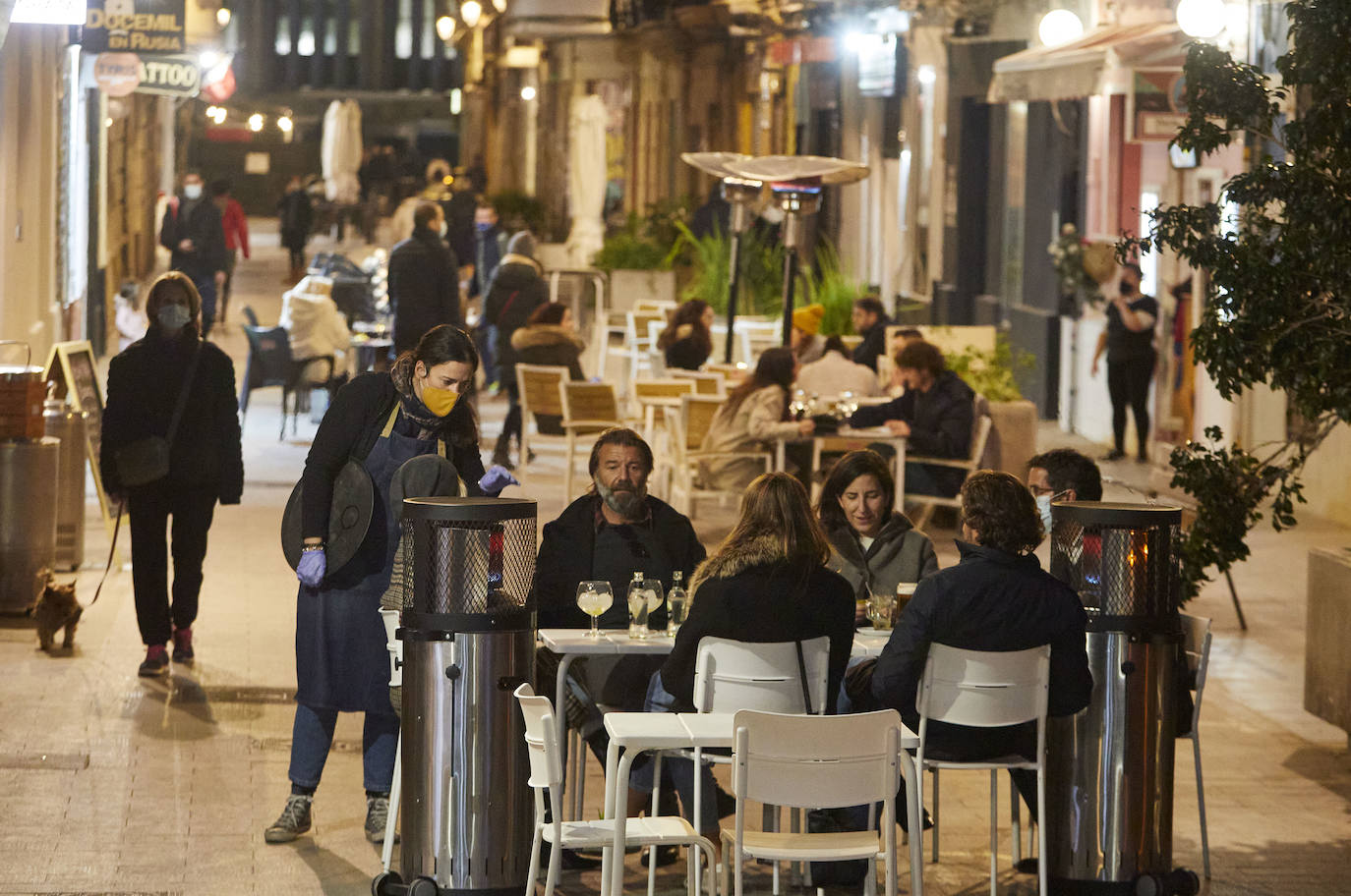 Fotos: Los valencianos disfrutan del tardeo en Ruzafa