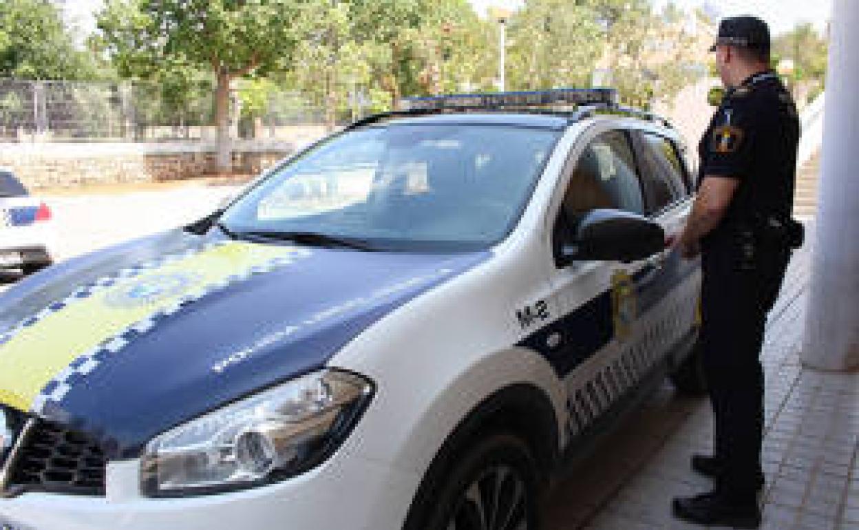 Un agente de la Policía Local. 