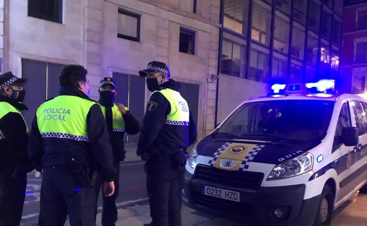 Servicio nocturno de la Policía Local de Alicante. 